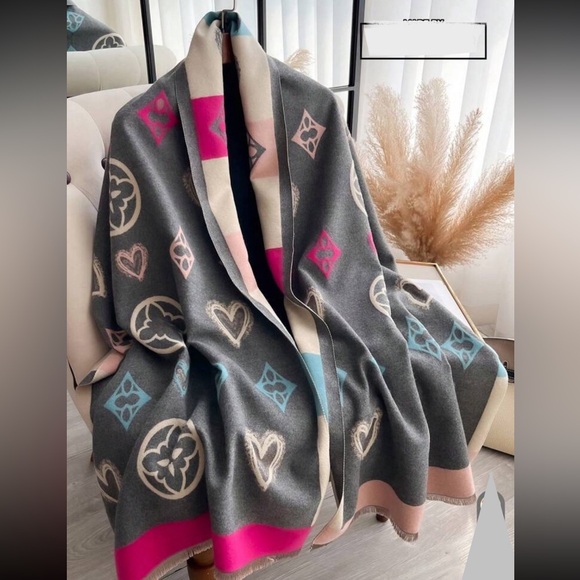 Luxe Comfy Alphabets Abstract Heart Print Wrap Scarf Shawl Black - Picture 2 of 9